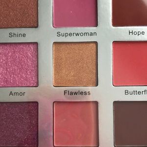 GLAMLITE MIRACLE EYESHADOW